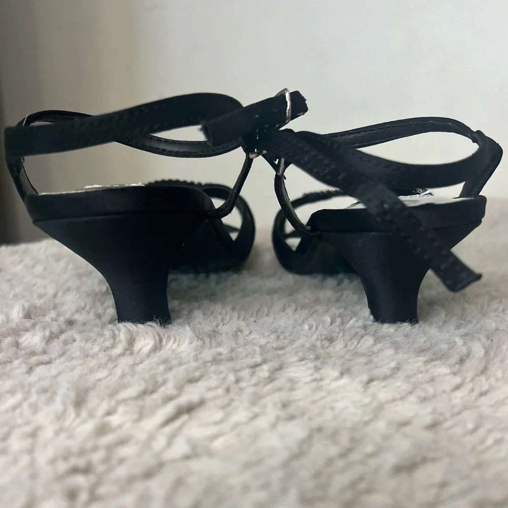 NEVER WORN Dakota Touch Ups NIB 7 black rhinestone - Picture 6 of 6